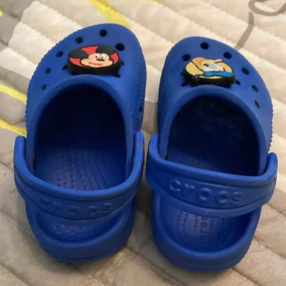 Classic Blue Crocs Clogs Disney Mickey and Donald Jibbitz shoe charms Sz 6
